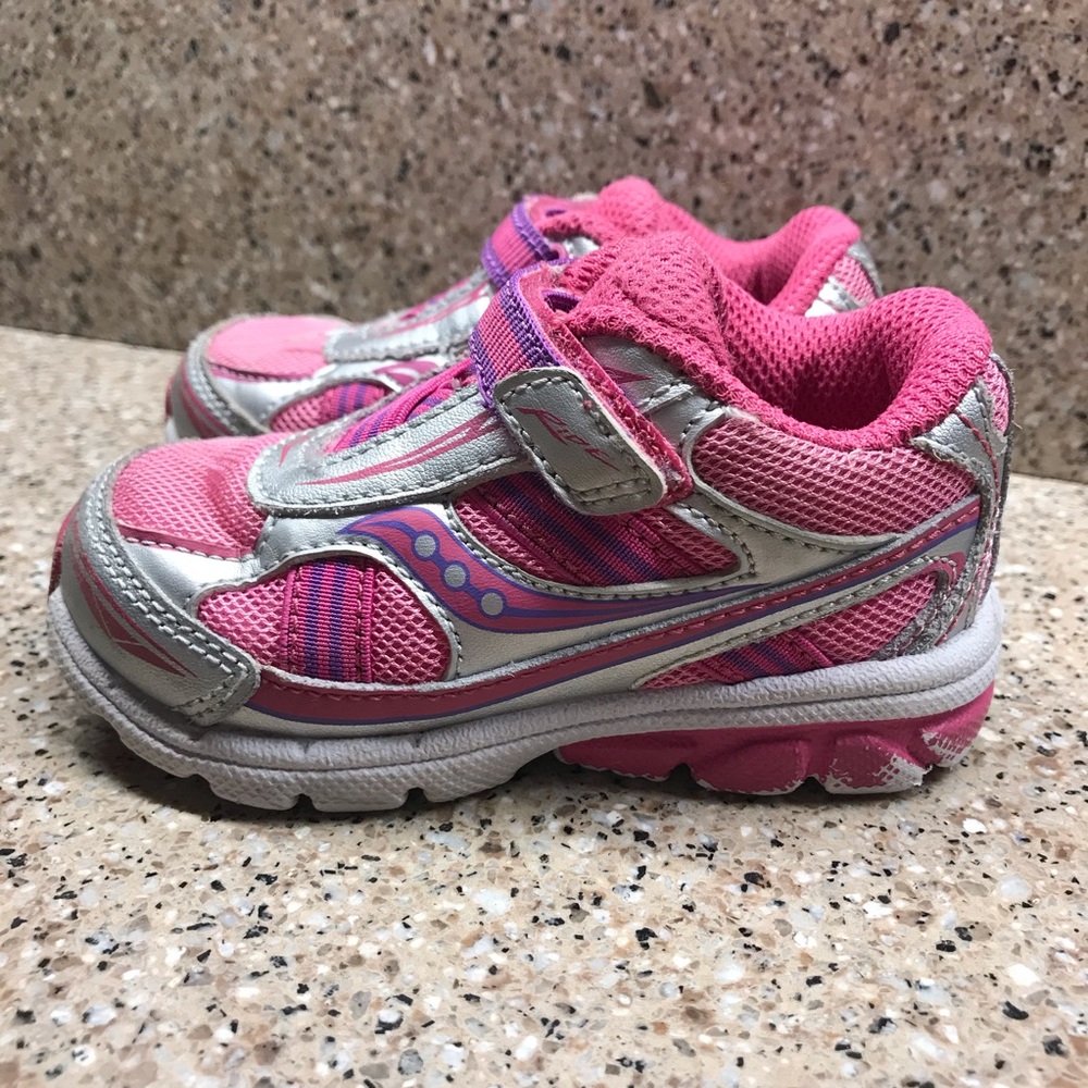Saucony Girls Baby Ride Sneaker size 5.5 XW